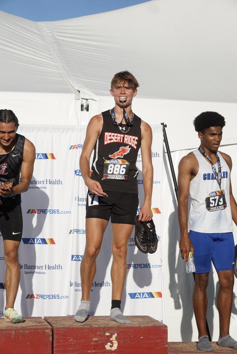 Congratulations to Jarron Stevens for claiming 3rd Place in 6A Conference in the 400 with a run of 48.38!!! Great race!…. And broke his own school record!!  Way to go Jarron!!! We are proud of you and way too rep!  Go Jaguars!!!