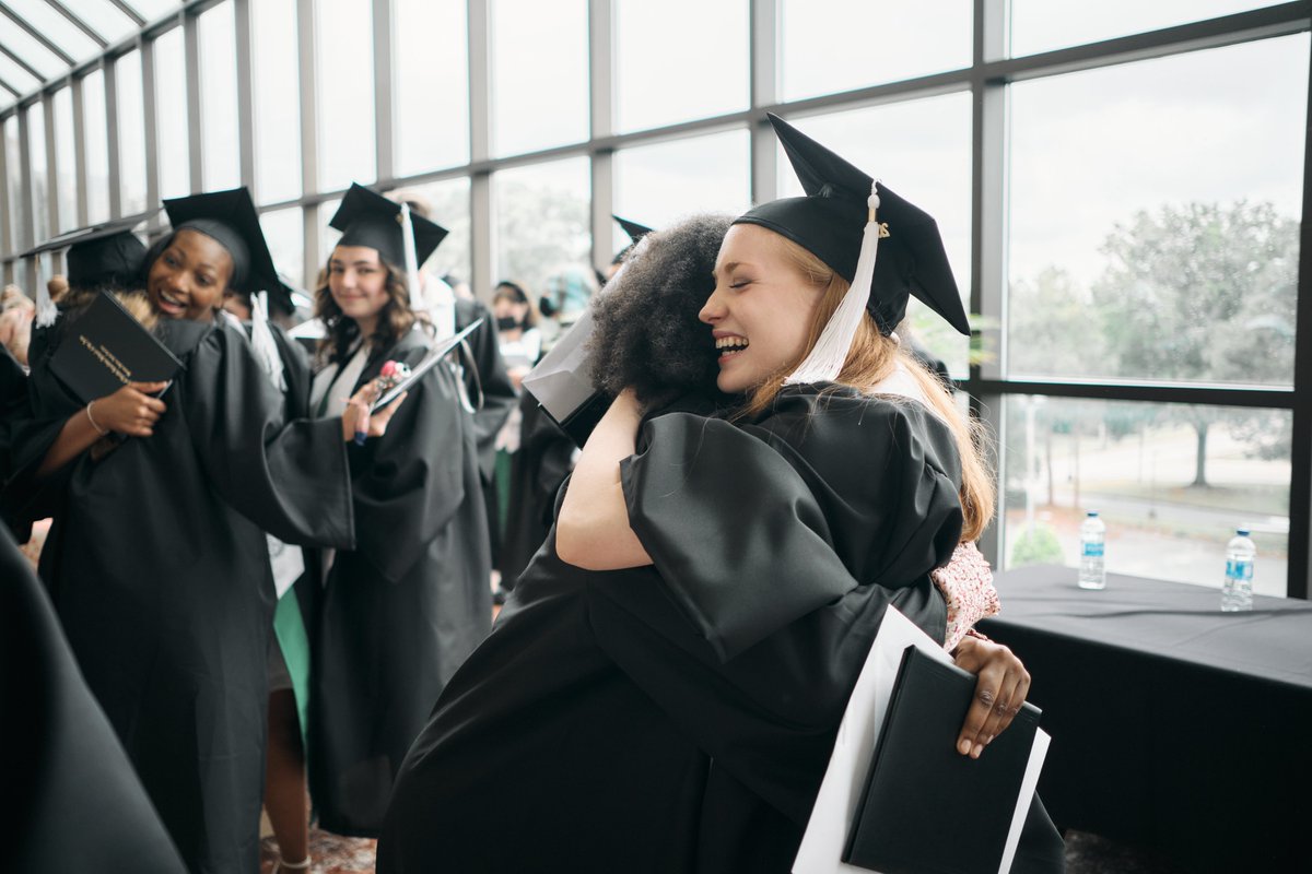 UNCSchoolofArts's tweet photo. Congratulations to the UNCSA High School Class of 2022! 🎉

#UNCSAgrad #poweringcreativity https://t.co/qHYKtBu9Z6