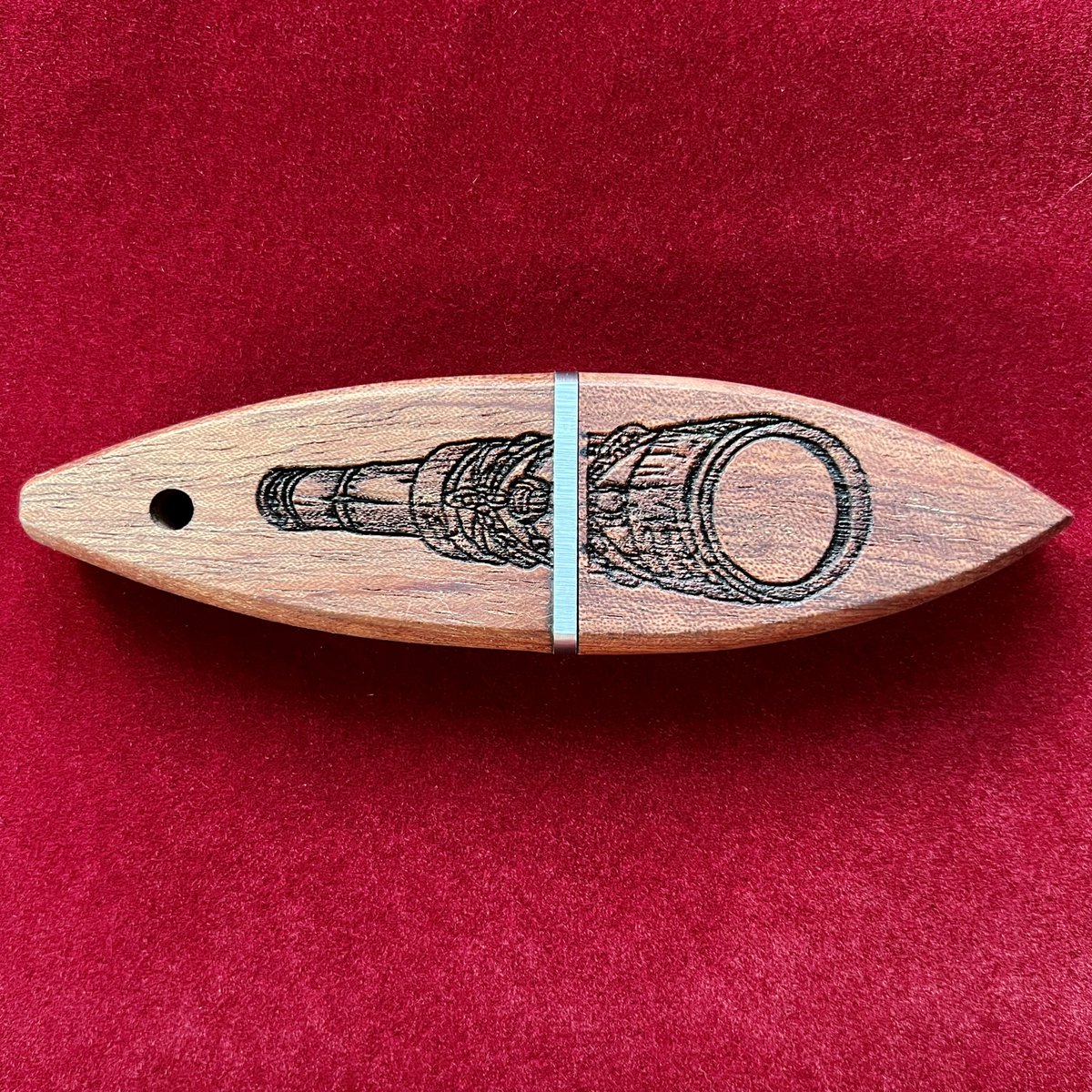 Panserbjorne9's tweet photo. Made an รsahรฆttr.
#hisdarkmaterials #thegoldencompass #thesubtleknife #theamberspyglass #alethiometer https://t.co/SYciZ8kWFU