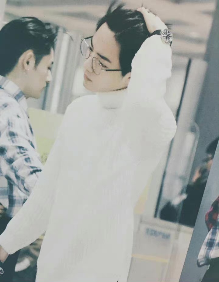 #XiaoZhan 
Cr. In the pic