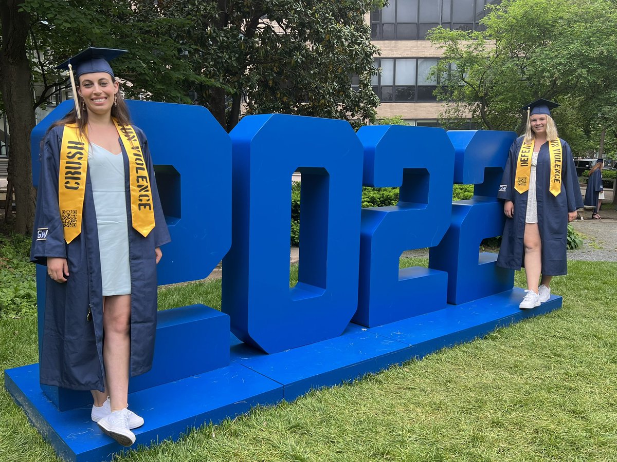 eve_levenson's tweet photo. Thinking of all of those lost to gun violence who should’ve been graduating as the class of 2022 this year💔🥑💛🎓
#ChangeTheRef #EndGunViolence #TheLostClass #Classof2022 https://t.co/AY3VNnQuHJ