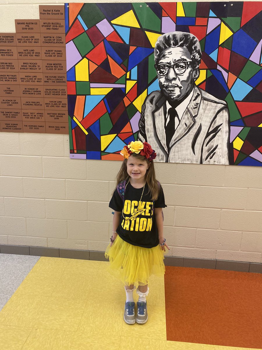 RustinPrincipal's tweet photo. We’re raising little rockets young for you @RMHS_principal!! #RedFoxNation #RocketNation 🦊 🚀 https://t.co/Ck4EFFvAS1