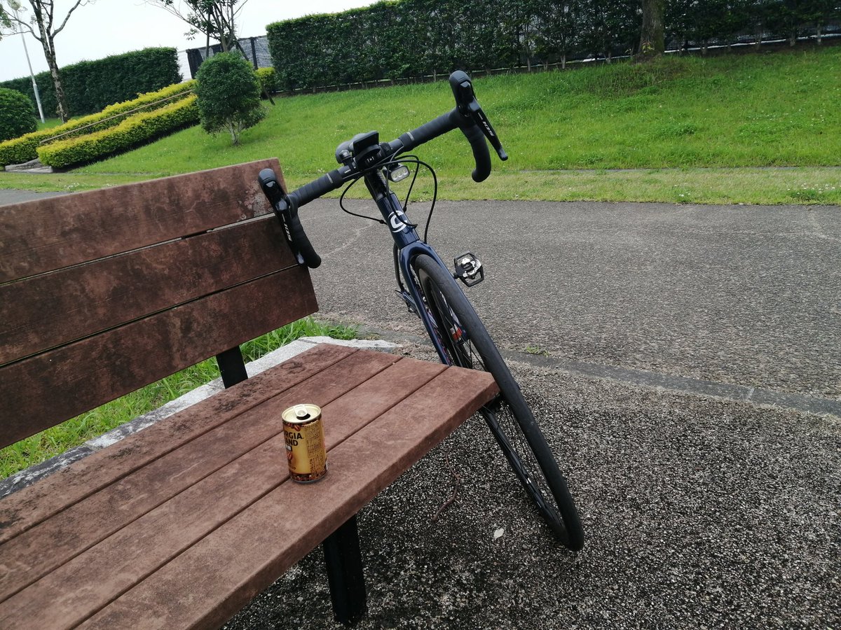 BikePeko's tweet photo. 天候のせいで、こどもの日を最後にずっと自転車に乗れていませんでした😭
今日も天気は悪いのですが、このままでは精神衛生上よろしくないので、雨が降っていないことを幸いにサイクリングを強行したら、雨がポツポツ降り始めました☔
さて、帰ろうかな🚴 https://t.co/8fq1Etauje