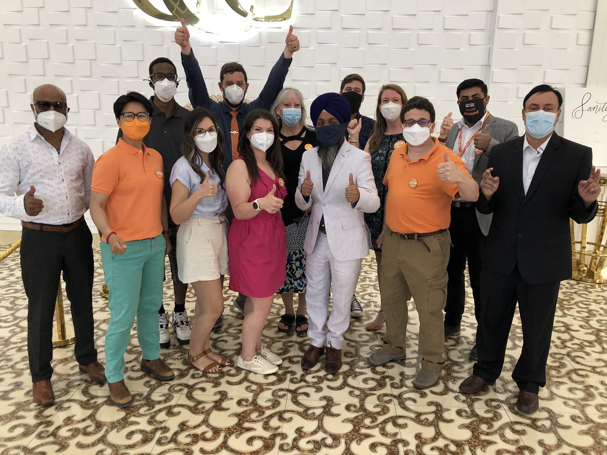 BermanPCMD's tweet photo. It was great to see so many people come out from across Southern #Ontario to support. @AndreaHorwath

Rallies like this are also a chance to meet fellow candidates from across the province including my good neighbour @votefrankchu from #YorkCentre

#GoNDP!

🍊#VoteNDP https://t.co/E8oKDWShKR