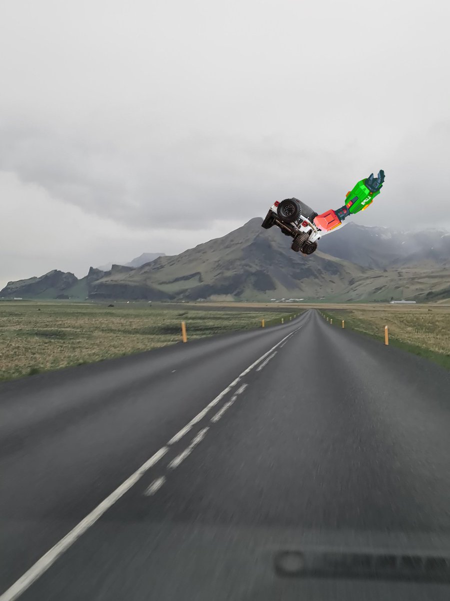 mcdougget's tweet photo. 2/4 With no time to spare, he made a snap decision to take a shortcut over the mountains looming eerily ahead. With his mech only partly deployed, he pushed dangerously ahead. @CyberBrokers_ #CyberBrokers #body002 https://t.co/16hGdv8BJA