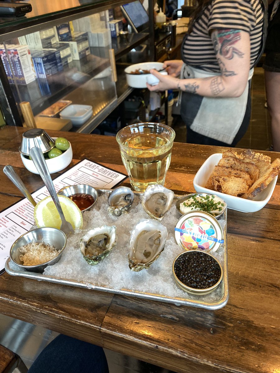 TheTruthJackson's tweet photo. I still don't get how oysters and pizza are a thing. It's a really good combo though. #TruthFoodTour #Denver https://t.co/RHYkYjfP8W