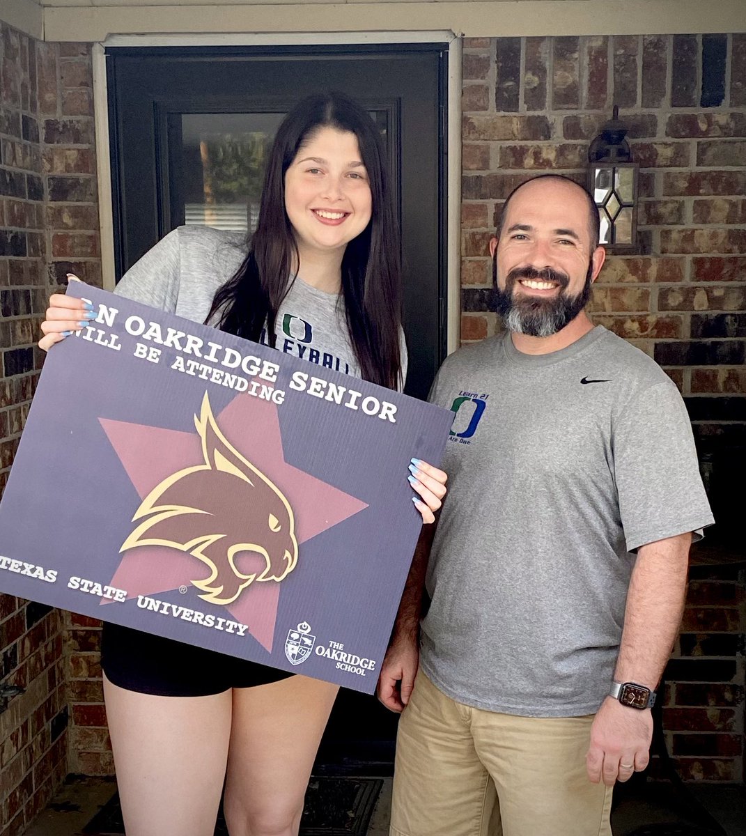dcjamieson's tweet photo. Maddie has been one my viola players since she was in 6th grade. She will graduate in a week. She’s attending Texas State Univeristy in the fall to major in criminal justice and minor in psychology. Very proud of her. #oakarts #oaklearns https://t.co/R7uXK2j4cC