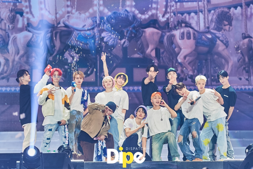 DIPE_OFFICIAL's tweet photo. [Hⓓ] Seventeen, Firing up 60,000 Japanese Carats

📍 https://t.co/NdEKPbJt1l

#세븐틴 #SEVENTEEN #에스쿱스 #정한 #조슈아 #준 #호시 #원우 #디에잇 #민규 #도겸 #승관 #버논 #디노 #HANABI #FANMEETING #hdphoto #HD포토 #디스패치 #현장포토 #idol #dipe #kpop #dispatch https://t.co/F9z9Bo8Ggm