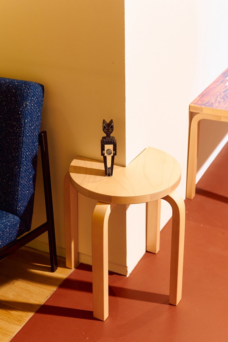 tecture1's tweet photo. 元木大輔+DDAA LAB「Hackability of the Stool at Artek Tokyo Store」5/16まで!
https://t.co/L4IoZdeRdC
アアルトの名作スツール"改変"プロジェクトで誕生した40脚を展示
Photo: Ko Tsuchiya
#アルテック #artek #artektokyo #stool60 #Hackabilityofthestool
#元木大輔 #DDAALAB #TECTURE https://t.co/PmzMdzKo6b