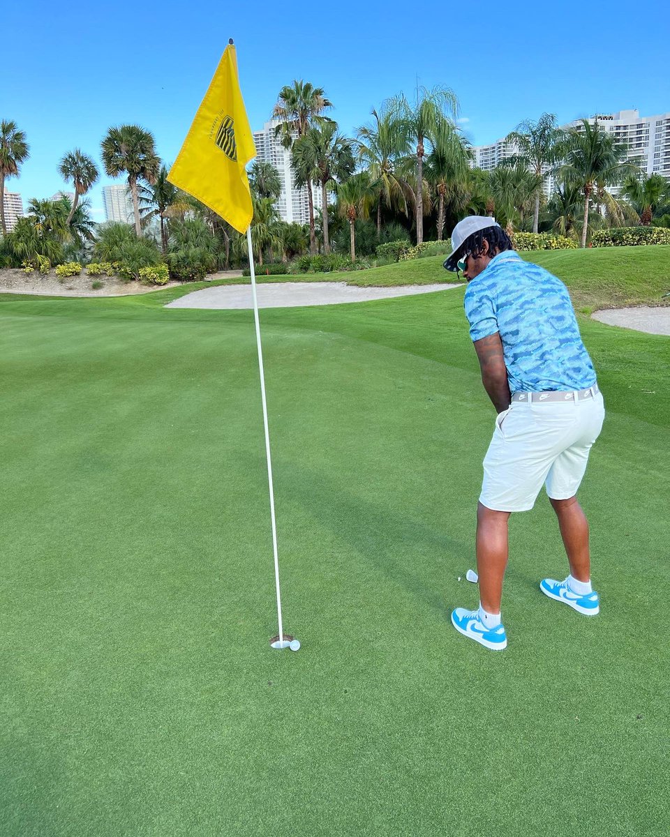 Lj_era8's tweet photo. First time: Golfing Dresscode✅
Everything else: 😮‍💨🥴🤣 
@TigerWoods I need a couple pointers https://t.co/bk1MeNGAfk
