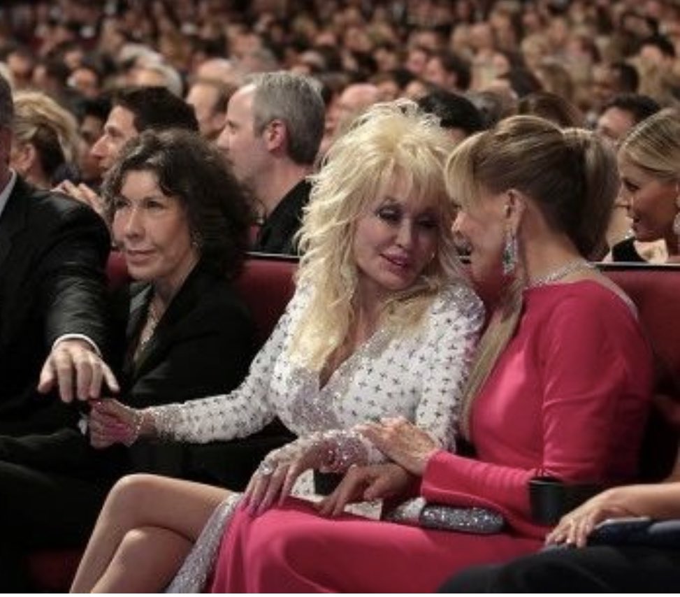 Happy @9to5documentary Saturday! With @DollyParton @LilyTomlin and @Janefonda #9to5 #9to5reunion #stillworking9to5 #lilytomlin #janefonda #dollyparton