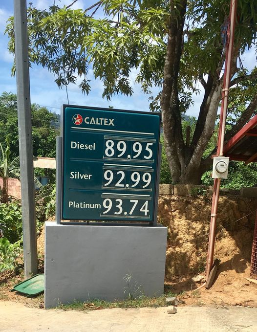 myminnieature's tweet photo. Price Hike Challenge:

May tataas pa ba neto? Hahahahaha...
#shellphilippines #caltex #petron #gasolinestations https://t.co/OmpX0OJvcT