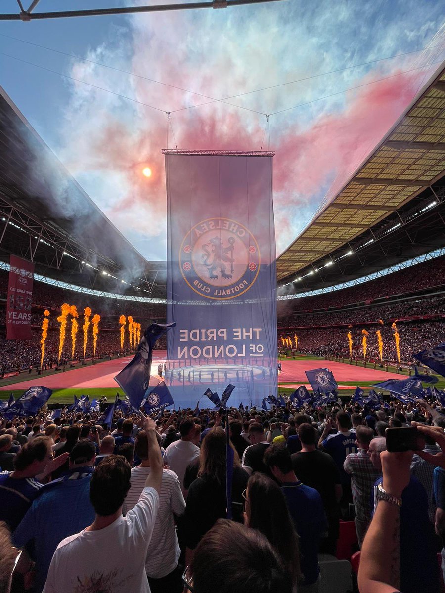 GeorgeOrchard6's tweet photo. LIVERPOOL 🔴 VS CHELSEA 🟡 #EmiratesFACup #FACupFinal https://t.co/oEv5acZI8a