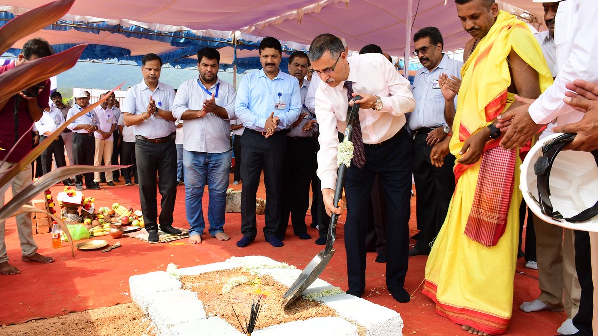 DAEIndia's tweet photo. Project on 2 new indigenous 700MW #PHWR, as Units 5&amp;6 of Kaiga, commenced with ground-break on 28 April. The development complements India’s global commitment on mitigating climate change and will increase #KGS capacity from current 880 to 2280 MW.
More: https://t.co/AM8e9EmKNU https://t.co/pA0lI0pOD8