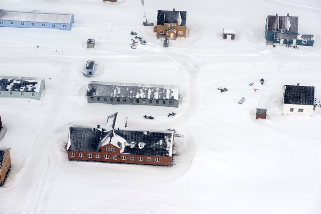 cnrisp's tweet photo. 🎂Happy Birthday Stazione Artica Dirigibile Italia!

❄️From 1997 researchers have taken turns to visit this small scientific station located in the extreme North of the world to study and research climate change and the environment. 
#nyalesund #svalbard #polarscience #Arctic https://t.co/BNj5qzY9l7