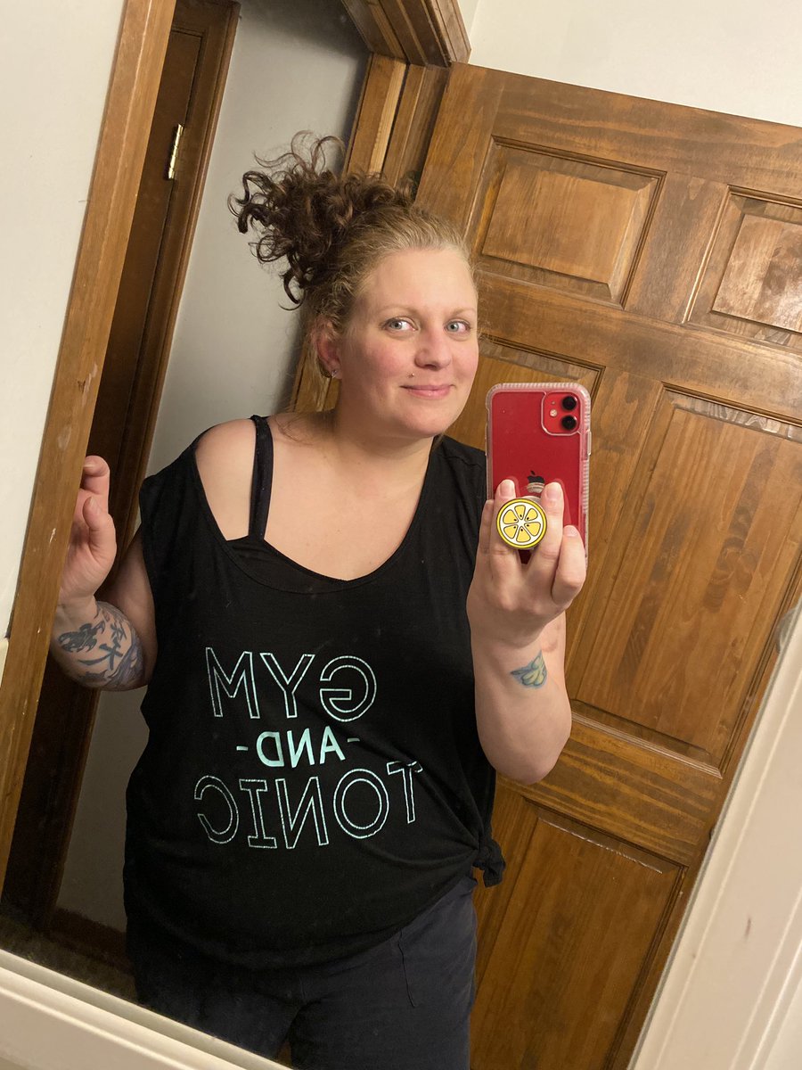 the_jjofficial's tweet photo. So maybe I don’t have the most aesthetically pleasin pic but I feel good so ima post it! I’ve lost weight and feel pretty good about myself lately! Ready to invest in a new wardrobe for my “new” mom bod! #FeelGoodInYourSkin #MomBod https://t.co/3fEa49HlCR