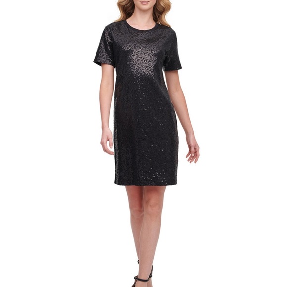 Wana_B75's tweet photo. So good I had to share! Check out all the items I'm loving on @Poshmarkapp #poshmark #fashion #style #shopmycloset #bcg #dkny: https://t.co/L1dMrwvK0m https://t.co/tiaiayJwIG