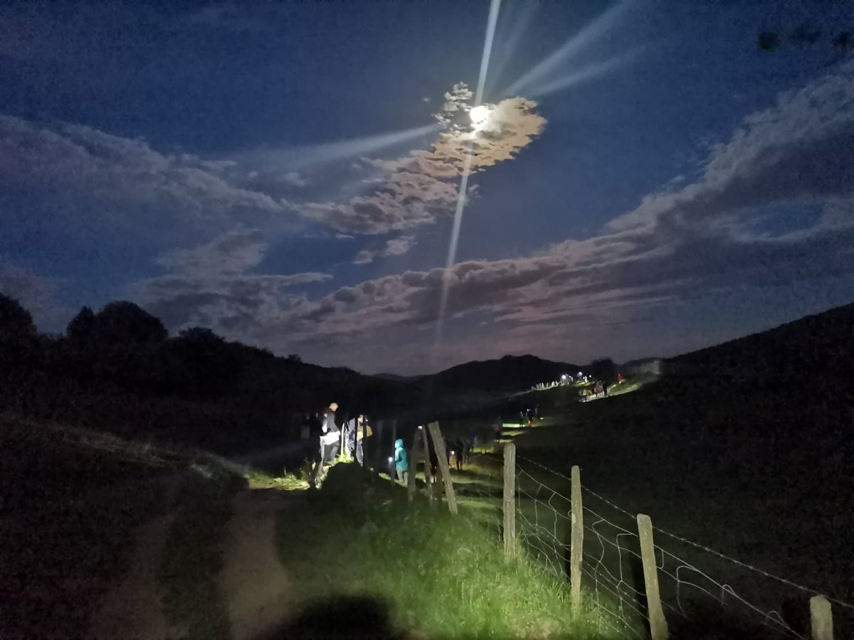 Uzturre argiztatuta!! Datorren astean albiste berri bat izango dugu eskuartean!! 💪💪

#PirinioetakoBidea izango den ekimen erraldoian parte hartzeko: 
📲 Eman izena:
gureesku.eus

📸 Ekaitz Zilarmendi