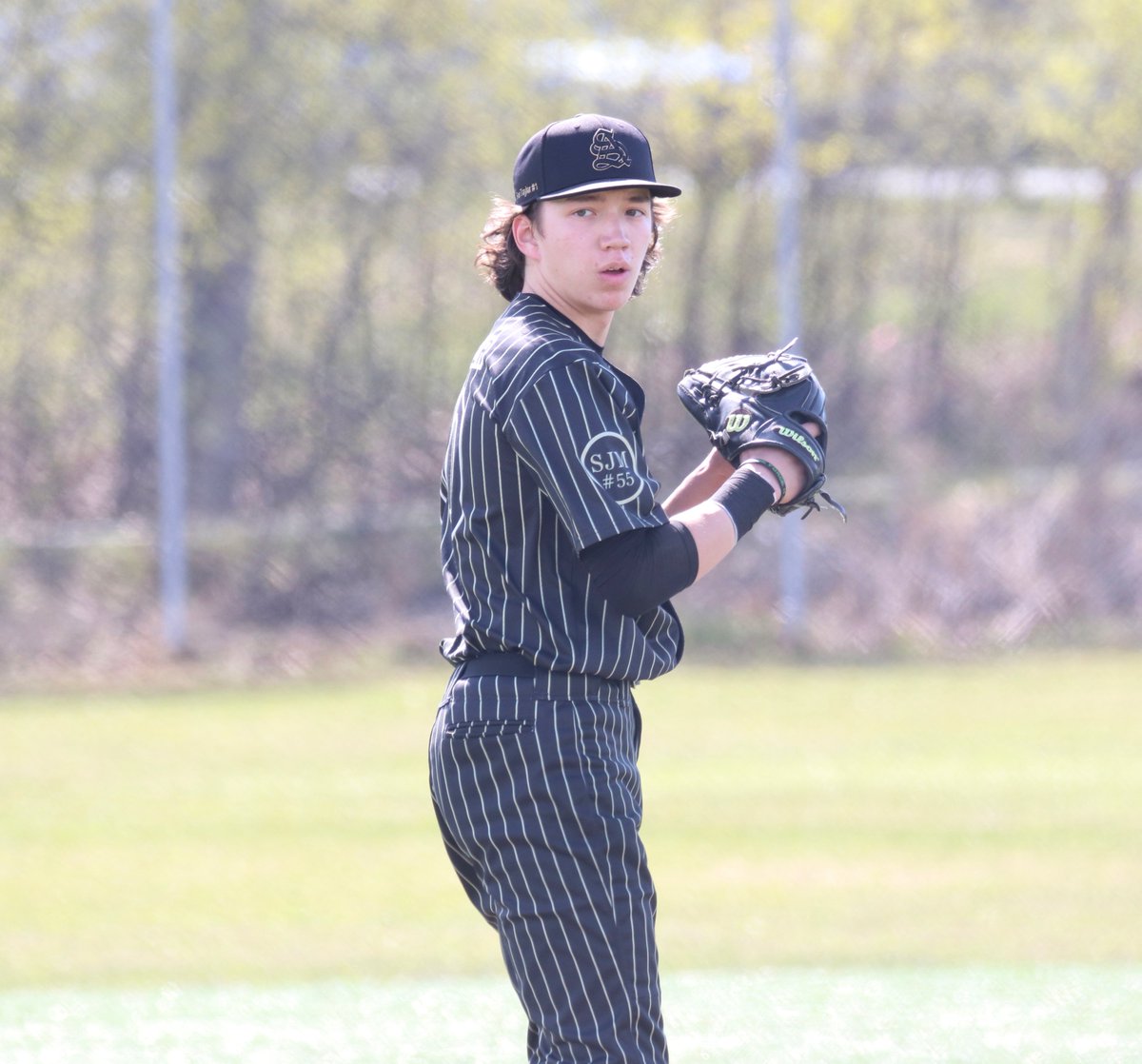 south_b_ball's tweet photo. South defeats Eagle River 6-1 in game 1 of DH

Ben Neuberger (5IP 4H 8K) earns win w/ Oliver Brown (2IP 2H 3K) closing out the Wolves

Oliver Brown with 2-run homer in the 3rd

Curtis Hebert went 2-4 (2RBI) w/ a double

Kaden Bevegni and Gavin Partch each w/ doubles https://t.co/ie9elrtUVv