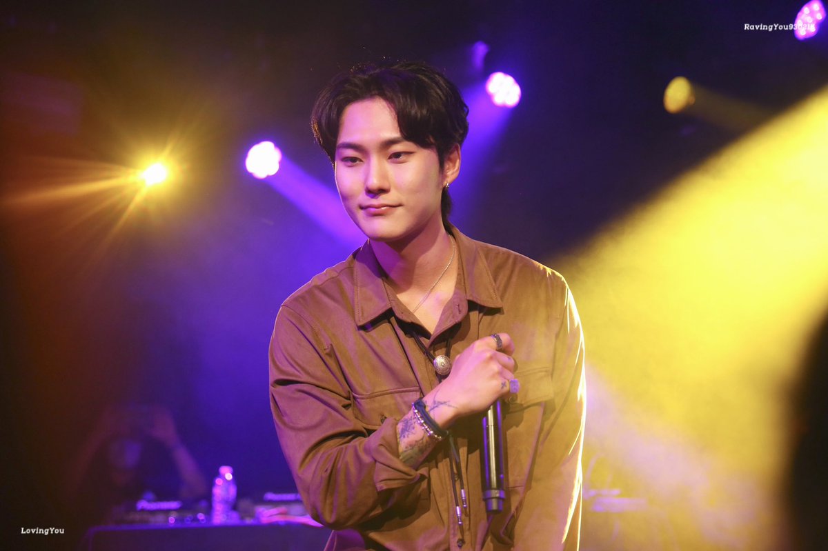 RavingYou930215's tweet photo. @xydofficial 

#GROOVL1N #그루블린 #GROOVL1NinUSA #GROOVL1NinNYC #RAVI #라비 #Xydo #시도 https://t.co/fWhgECtrUT
