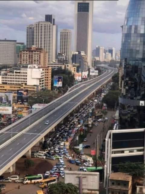 Living in Mlolongo and working in CBD costs;
1. Nairobi Expressway - 350 + 350
2. Parking fees - 400
3. Average fuel - 1,000
Total = 2100 per day
In 30 days you will be spending Ksh. 63,000
But we should all be okay with that and support Uhuru's big projects👏👏