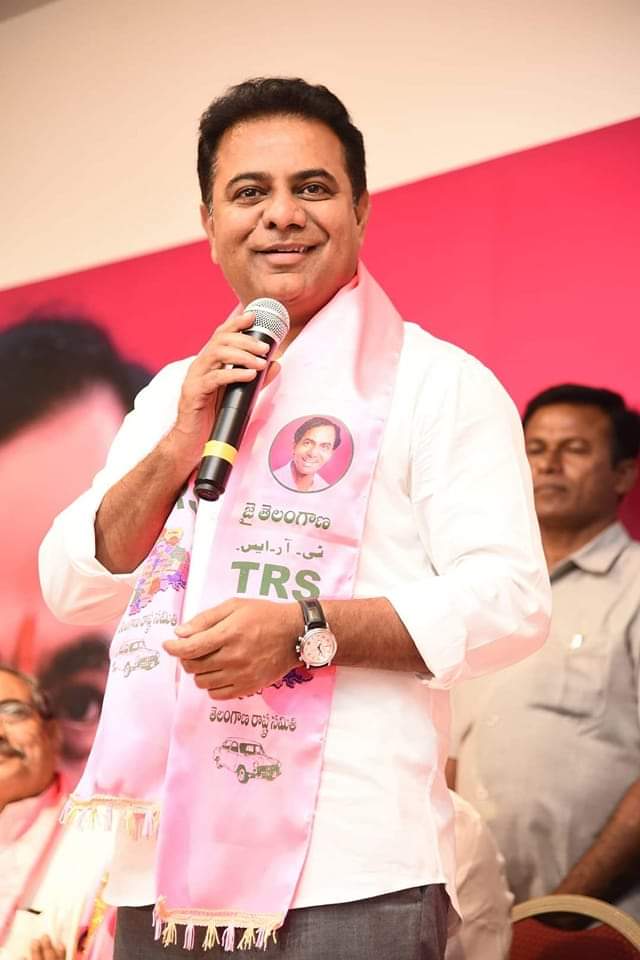 AMRKTRTRS's tweet photo. #ReyAmit ఇవాళ నీకు మూడింది రా #bsdk 🤣
ఈరోజు సాయంత్రం నాలుగు గంటలకు తెలంగాణభవన్లో కేటీఆర్ అన్న ప్రెస్ మీట్.!🔥✊ https://t.co/6QmOCBblzQ
