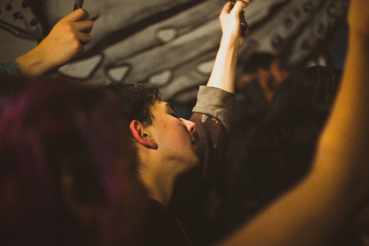 Una despedida marcada por balcones y flores, ambares y la idea que lo extrañaremls ya no existe. Enormes <a href="/98encarta/">𝐸𝑛𝑐𝑎𝑟𝑡𝑎 𝟗𝟖</a> y <a href="/siempreperdidaa/">ivannita</a>. 🙏🏻

📸 @tranchi060