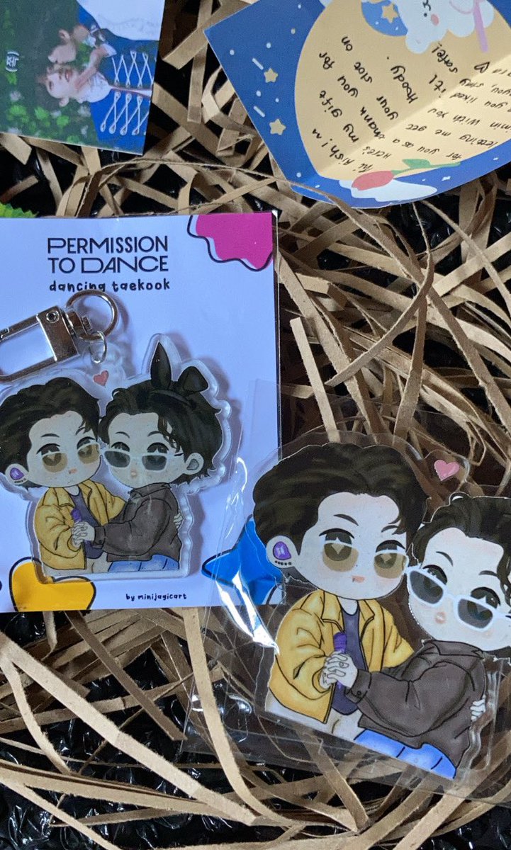 jkshaul's tweet photo. just coming in here to say na i received another gift from clara (grabe nakakailan na ako sayo) &amp; as always, she’s so good to me 🫶🏻 the taekook keyring and standee are so cute, excited na ako gamitin!!! 😭💗 thank you very much! you made my entire morning! <333 @minijagicart https://t.co/JRbfIYhF3m