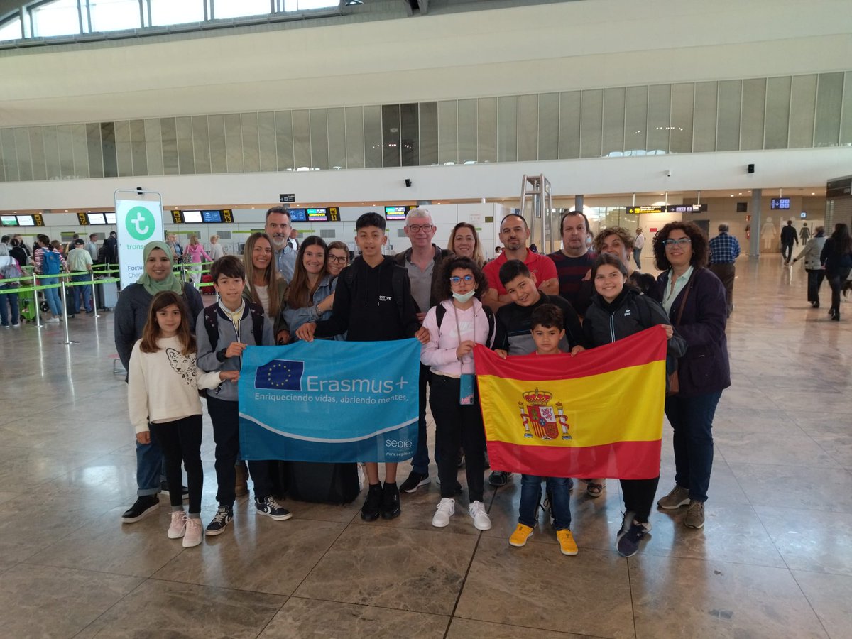 colesanba's tweet photo. I care Erasmus + project. Meeting in Czech Republic. Forest in Europe mini project. @sepiegob @andres_ajo1 @beatriztouron @esther_balaguer https://t.co/fYsjQu1f2x