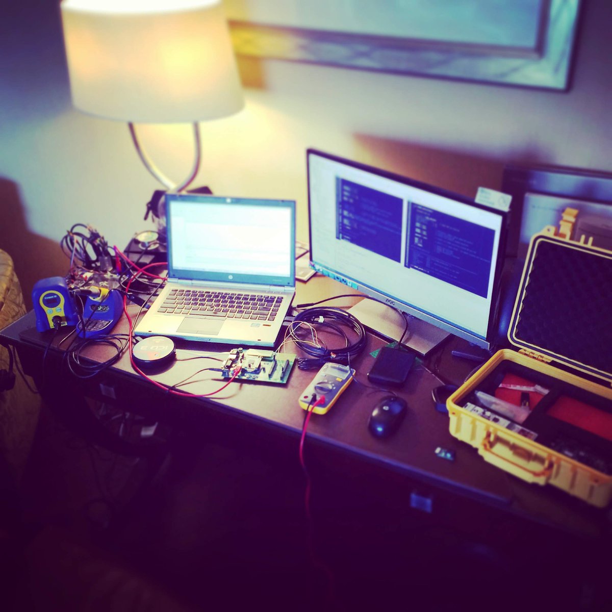 coolnumber9's tweet photo. @joegrand So cool setup, @joegrand! Sharing my setup at a hotel in Shenzhen ~7 years ago. No oscilloscope and supereyes though... https://t.co/rTvUYxMsVp