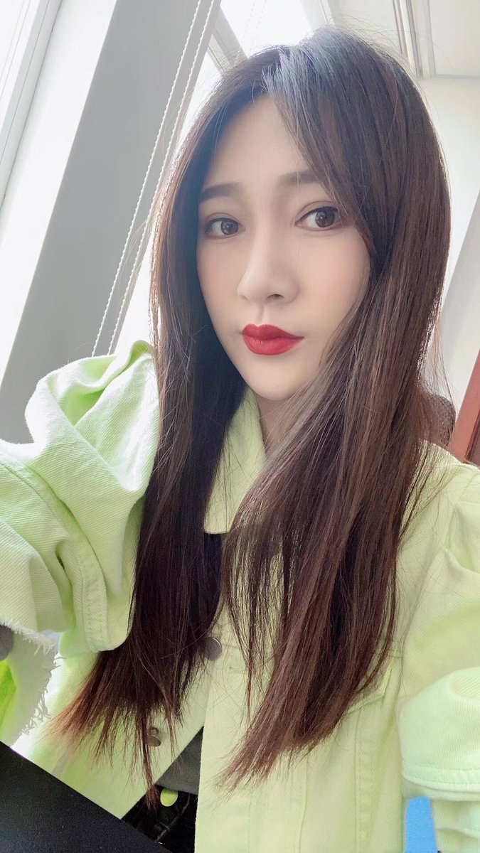 suckdirtydicks's tweet photo. 好像一个魔女 吃人的那种 https://t.co/aFCTdnn95h