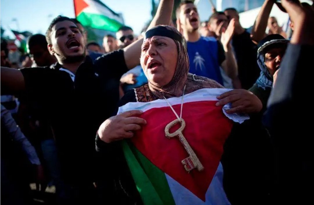 Angelbarbas's tweet photo. 74 años de la Nakba (النكبة), la catástrofe palestina. 74 años de una limpieza étnica en cientos de aldeas, pueblos y ciudades palestinas. 74 años de la expulsión sangrienta de palestinos de sus hogares los cuales fueron arrasados. 74 años de masacre. 74 años de resistencia. https://t.co/lAEVM8tPRd