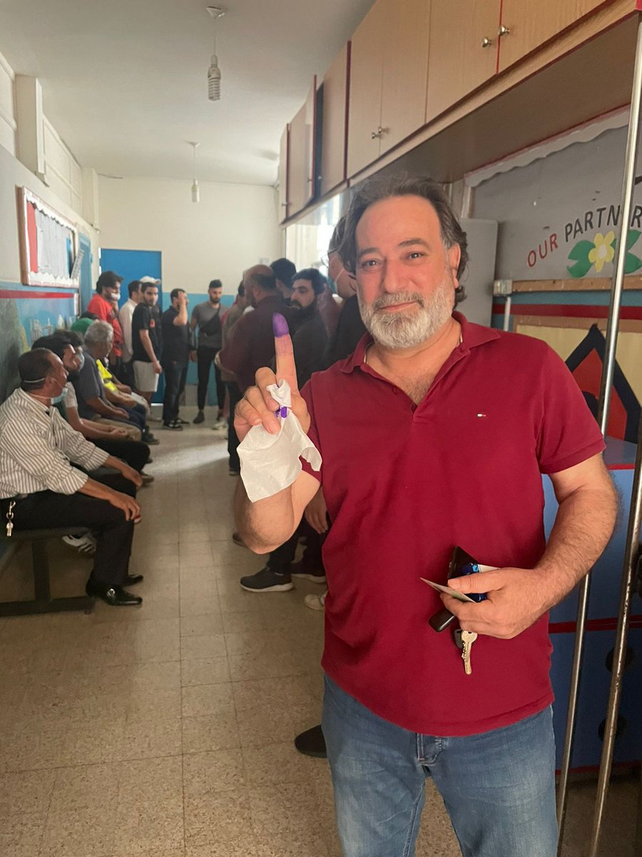 Haveanicetime7's tweet image. صوتي بصمتي والسُّبابه.. 😍 #باقون_معك_نحمي_ونبني 💛💛✌️✌️