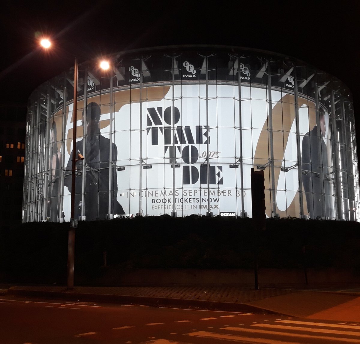 bullringbash1's tweet photo. @turtleandturtle @LondonersLondon @Miss_Snuffy @MandHShow @our_MoH @MarDixon @TinctureOfMuse @VanneckKatie @katenash @TheLondonHughes @AdamRHemmings @charlotteh71 @MatthewdAncona Yep..and quite possibly many others as the #SecretMuseum tour before entering the Museum ..started at what was the Bullring now where the IMAX cinema now stands Congrats from Bullring your award ๐ https://t.co/9Dd1qVpFlh