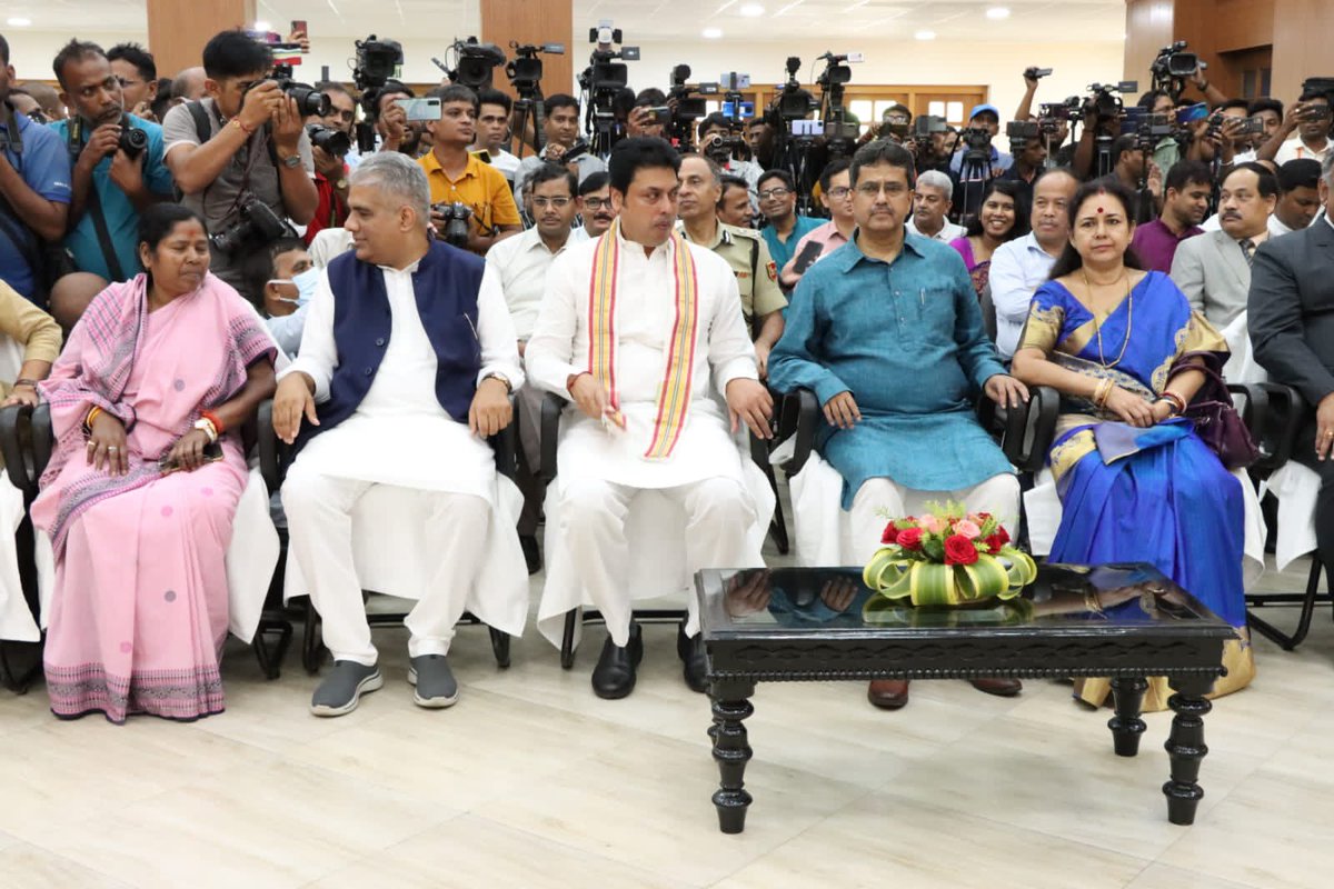 DrManikSaha2's tweet photo. Extremely grateful to Hon'ble PM Sh. @narendramodi ji,Hon'ble Home Minister Sh @AmitShah ji,Hon'ble National President Sh @JPNadda ji &amp; Hon'ble Ex CM Shri @BjpBiplab ji &amp; MLAs for nominating me to take the oath as the Chief Minister of Tripura. https://t.co/G1aYGYf1HG