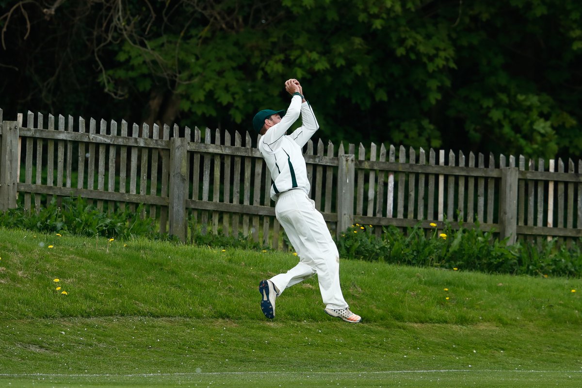AustralianUnis's tweet photo. Split-second fielding perfection on the boundary by @WillBosisto against @DurhamUniCC #NotRex #WillMatthewsPhotography https://t.co/3tcIAZPtnA