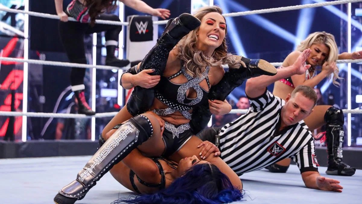 ClockHitsTiffy's tweet photo. all eyes on me 🖤✨

#RelentlessRoyce #TheFuture #IICONIC https://t.co/qLgrmxgTOc