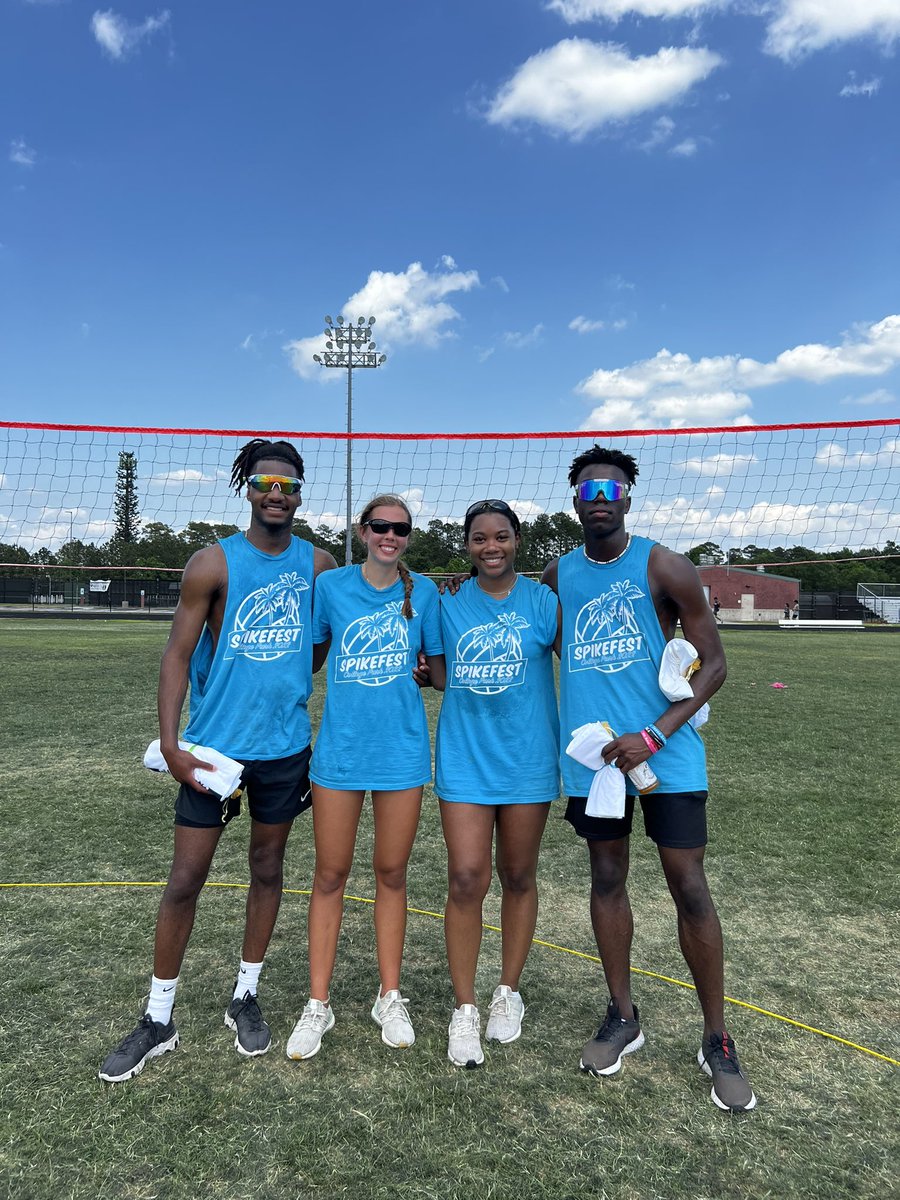 CPVBCavs's tweet photo. 1️⃣7️⃣th Annual 🤯 SPIKEFEST 2️⃣0️⃣2️⃣2️⃣ CHAMPIONS!! 🤩🥳😎🏐🙌🏼☀️💪🏼

Congrats to Donda Prep Academy, aka Paige Palmer and Amylah Webb’s team! 🤩🤩 #WINTHEDAY #seniorsrep #crazycompetitive #bragginrights https://t.co/hPqWvOxA96