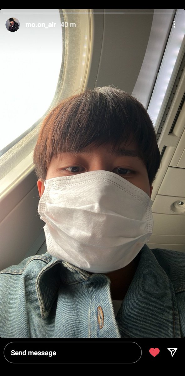 skyfullofchan's tweet photo. Ksbwiwhw maskernya lucu bgt kegedean😭😭 https://t.co/2tHQJuNjET