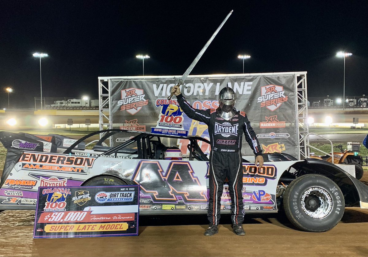 ColePerkins12's tweet photo. “Smokey” @chrismadden44 in Victory Lane $50,000 richer @TheDirtTrack after winning tonight’s @raceXR Super Series #Colossal100 finale. ⚔️ https://t.co/jWtOONN2nS