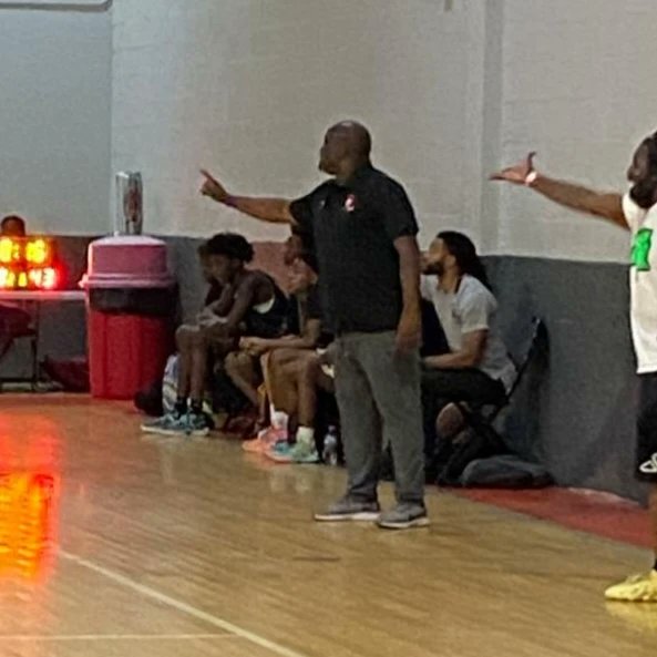 RaymondSandsJr's tweet photo. Blessed to be a ๐ coach and instructional leader. #leadebyexample #SandsFamily #servantleadership #balldontlie #balldontstop #publicschoolsmatter #Travelball #travelballlife https://t.co/36bDVkqVSs