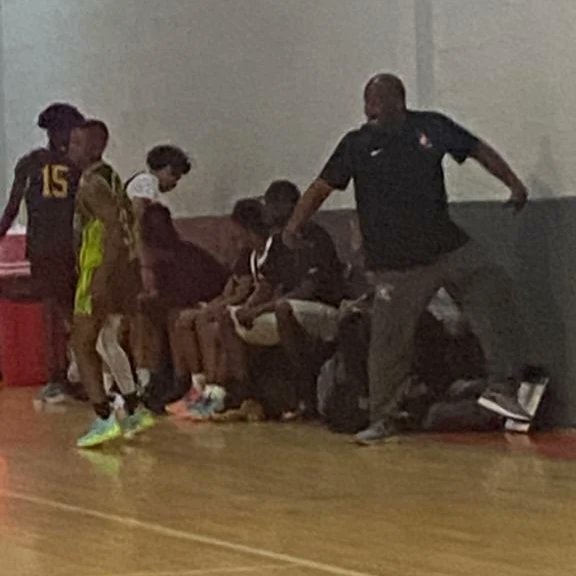 RaymondSandsJr's tweet photo. Blessed to be a ๐ coach and instructional leader. #leadebyexample #SandsFamily #servantleadership #balldontlie #balldontstop #publicschoolsmatter #Travelball #travelballlife https://t.co/36bDVkqVSs