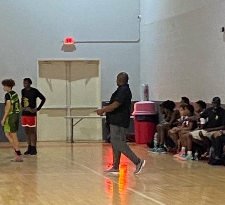 RaymondSandsJr's tweet photo. Blessed to be a ๐ coach and instructional leader. #leadebyexample #SandsFamily #servantleadership #balldontlie #balldontstop #publicschoolsmatter #Travelball #travelballlife https://t.co/36bDVkqVSs