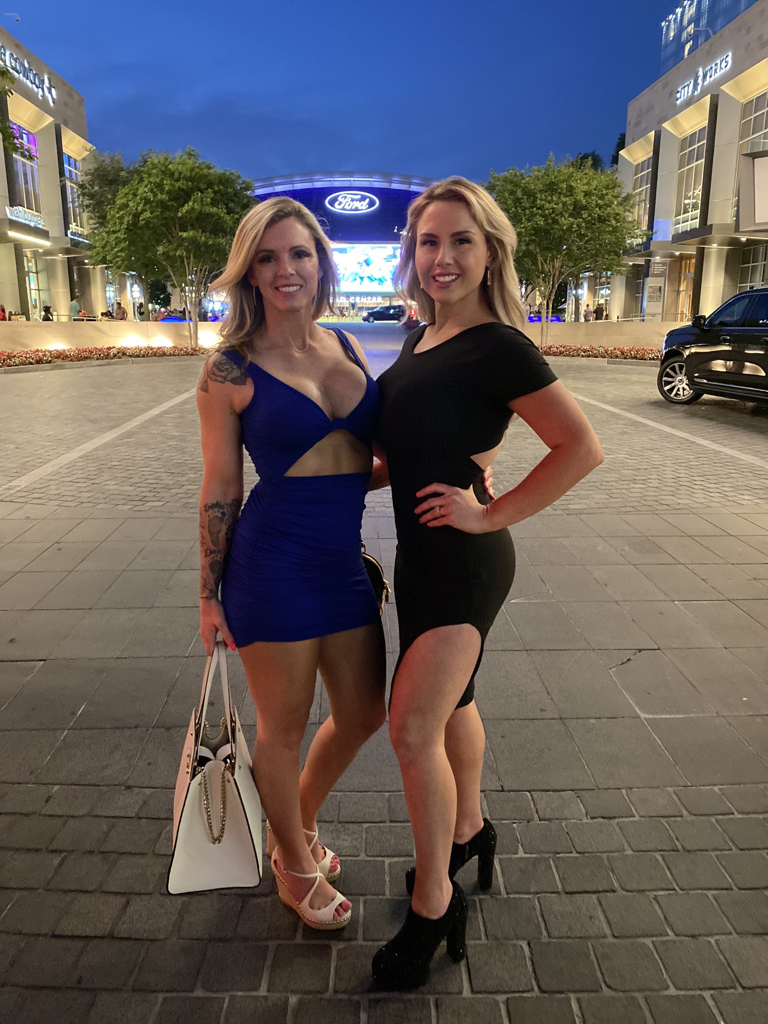 TW Pornstars - Sweet Vickie. Twitter. Do you think you could handle this much 🔥🔥🔥@ARKCOLLEGEGIRL