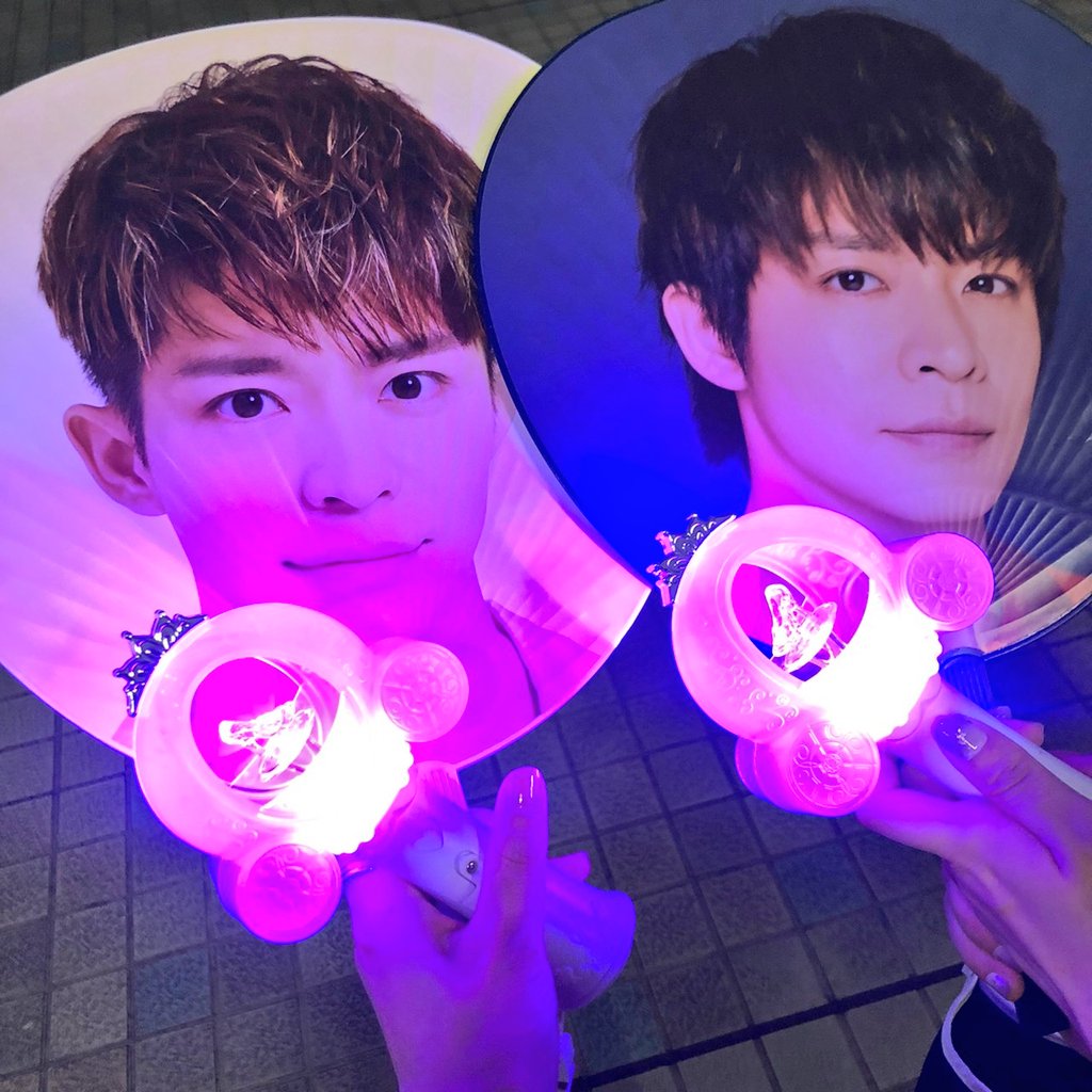 kp_kcq's tweet photo. *220514*

念願のキンプリちゃん初当選
まさかの肉眼で拝める
アリーナ花道付近の神席😭🎉
今まで4年全部落選でも辛抱して
本当よかった😭泣
聴きかった曲もほとんど聴けた😭💜

会って下さったティアラさんも
本当優しくて一生の思い出💐
また絶対参戦したい💪

#KingandPrince
#KP_FirstDOME_Mr https://t.co/PTvJpdp1K3