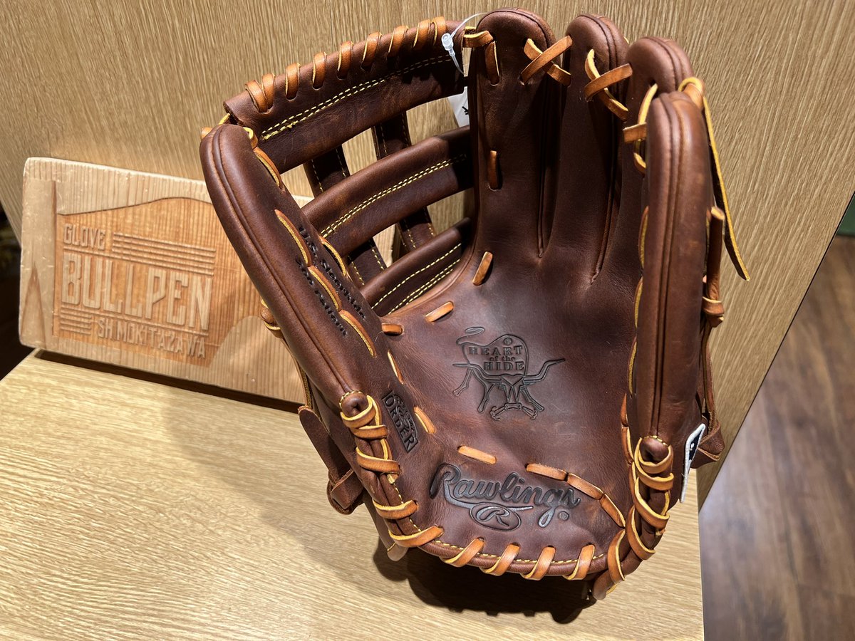 ローリングス MLBプレイヤーズモデル！ 「ノーランアレナドモデル