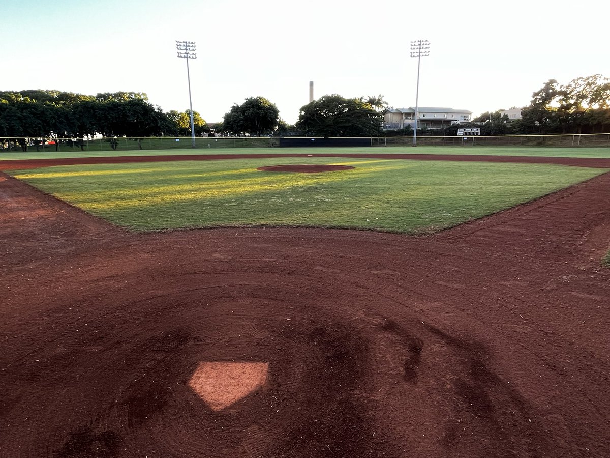 DaneFujinaka's tweet photo. College + baseball + Hawaii

Transfers, uncommitted guys that want a once in a lifetime experience HMU 🤙🏼 🦈

@HPU_BSB  is waiting for you! https://t.co/m7MFDlwQ4M