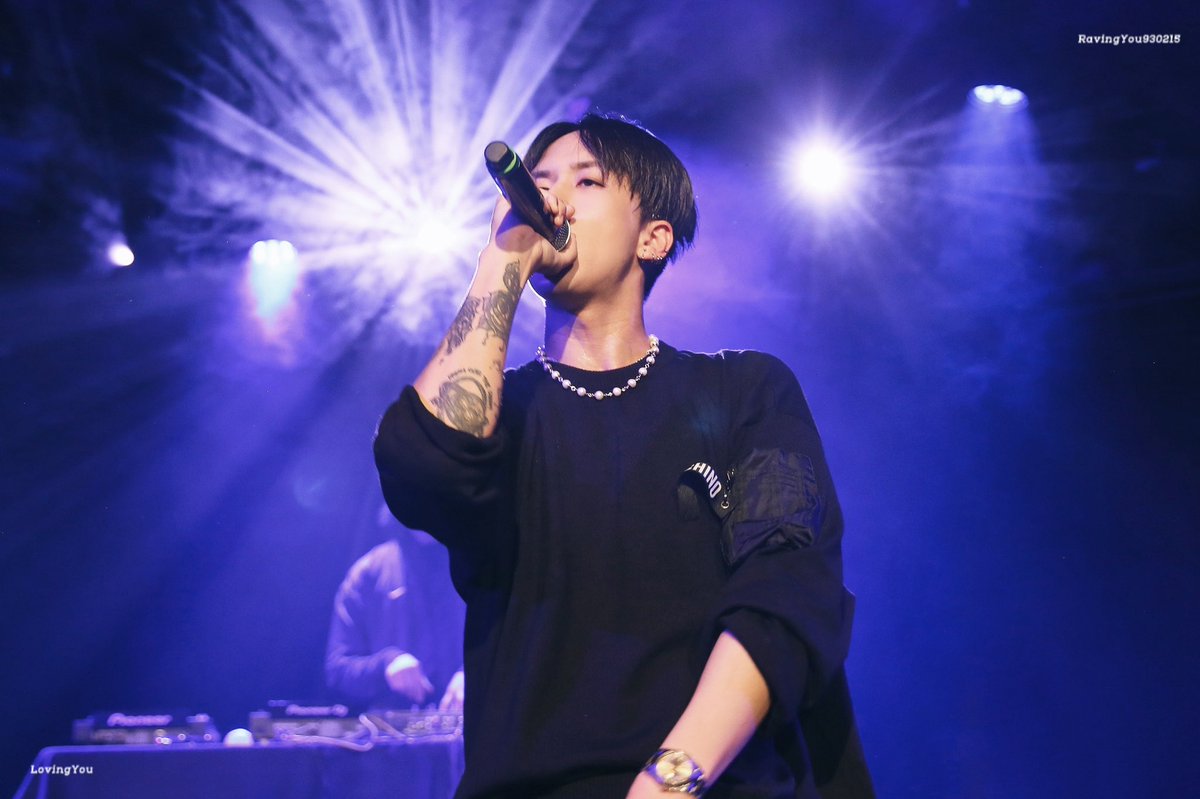 RavingYou930215's tweet photo. 우리 김사장님 오랜만이에요😭😭 

@RAVI_GTCK
#GROOVL1N #그루블린 #GROOVL1NinUSA #GROOVL1NinNYC #RAVI #라비 https://t.co/OjgJjoZsVs