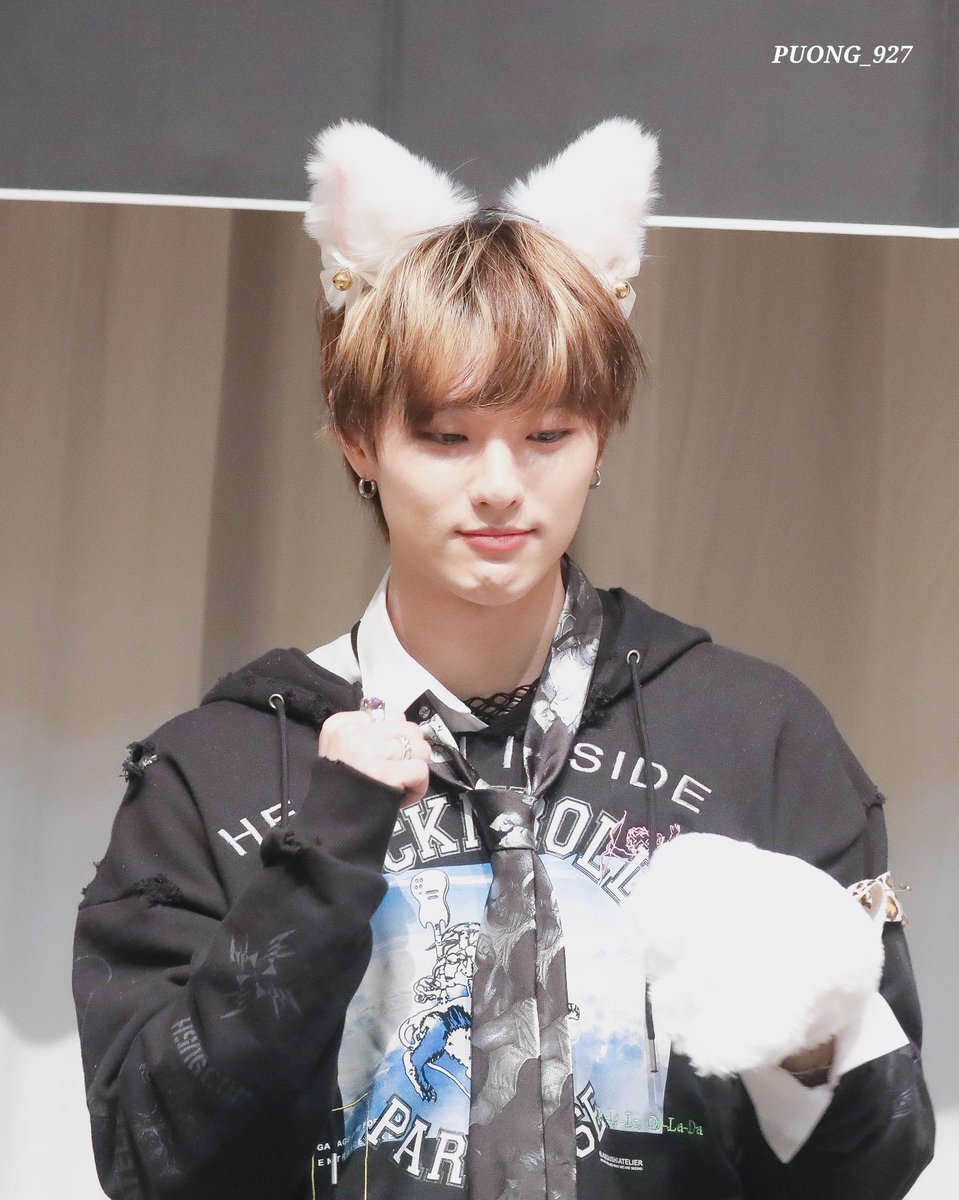 _BBUONG_'s tweet photo. 220514 
COLORFUL TRAUMA

애플뮤직 대면 팬싸인회

🐱🐾🤍

#WOODZ #조승연 https://t.co/E0gxrmlRPM