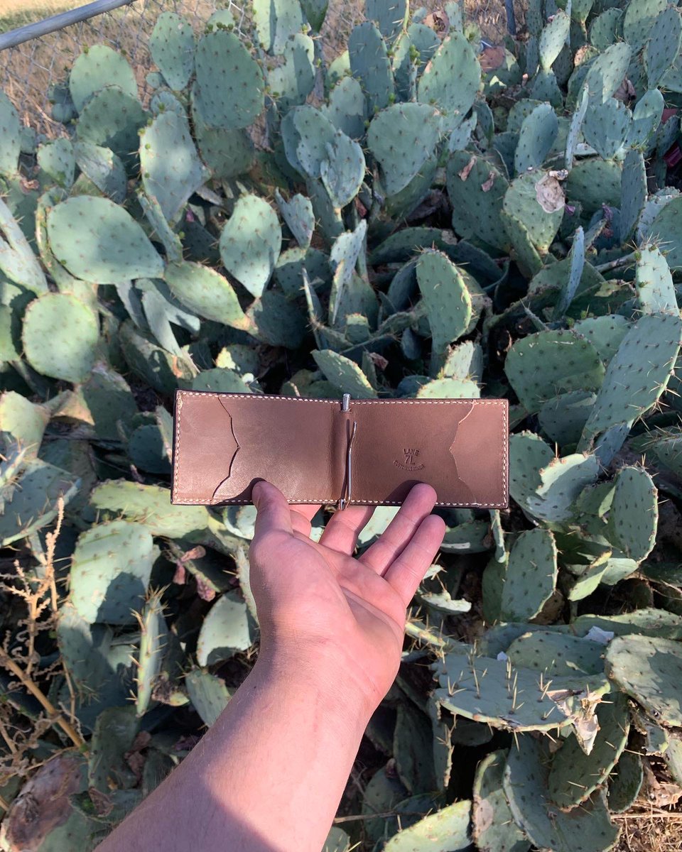 HunterlaneLane's tweet photo. ��💥Giveaway💥💥

Clip wallet giveaway!
To enter:
-retweet this post
(Must be following to win)

BONUS ENTRY
-tag or quote tweet someone

Giveaway ends June 1st at 8pm https://t.co/W4hSr4jRH8